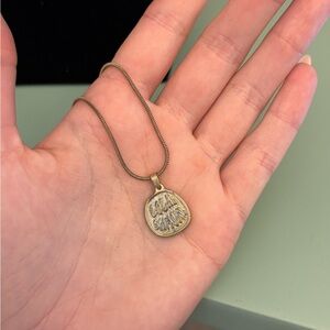 Boutique🦋 Surf Style Local Smocal Gold Necklace!